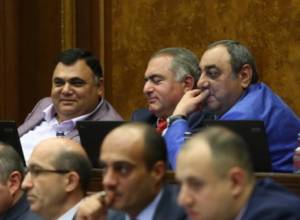LIVE: Armenia Parliament continues special session