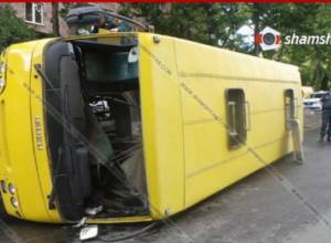 Passenger bus overturned near Lambada Bridge