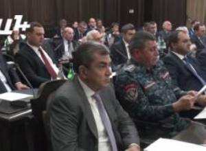 Անթրաշ, չստիկով, սիգարետը բերանը տաքսիստները անհանգստացնում են վարչապետին