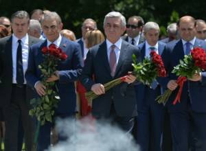 Top leadership visits Komitas Pantheon to pay tribute to the memory of Andranik Margaryan