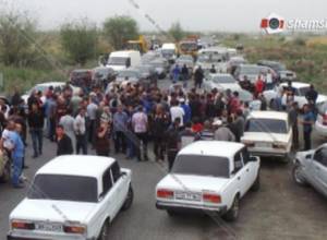 Residents in Armavir again close road to Yerevan