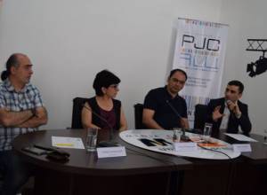 Media expert: Our society is easily manipulated