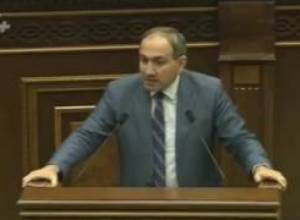 «Թան էլ չէ, փրթած մածուն». Նիկոլ Փաշինյանը գլխավոր մեղավոր է համարում Սերժ Սարգսյանին