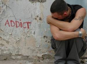 Around 190,000 people die due to illicit drugs every year