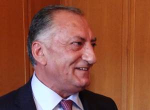 «Աղբահանությունն էր ծառացած, ջրամատակարարումն էր սրված...»,- ասմունքում է Կ. Արեյանը