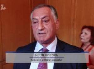 «Աղբահանությունն էր ծառացած, ջրամատակարարումն էր սրված...»,- ասմունքում է Կ. Արեյանը