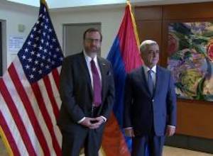 Սերժ Սարգսյանը ծառ տնկեց