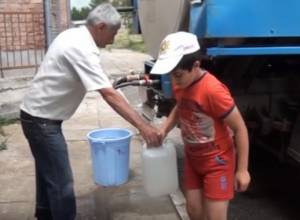 Ջուրը բերում են՝ մեջը որդեր, ինչպե՞ս խմենք. Տարոն 4 թաղամասը 5 օր է ջուր չունի
