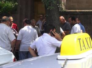 Pashinyan to taxi drivers: “If I am a doctor, let me get acquainted with the analyses”