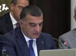 ԿԳՆ-ն չի  պատրաստվում վերանայել նախագահի լուսանկարը դպրոցներում փակցնելու որոշումը