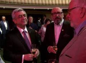 Սերժ Սարգսյանը հանդիպել է «Ոսկե ծիրանի» հյուրերի եւ կինոգործիչների հետ