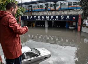 Floods paralyze transport, cause havoc in Istanbul
