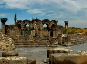 «Գառնի»-ում և «Զվարթնոց»-ում մուտքի  տոմսերի  նոր  սակագին  է  սահմանվել  