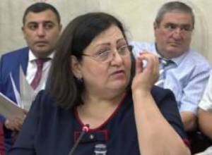 Տիկին Փառանձեմ, չհոգնեք. վարչապետը՝ Արմավիրի մարզպետարանի աշխատակցուհուն