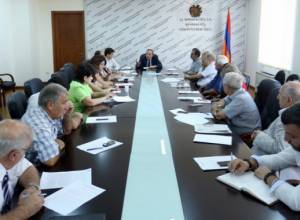 Երիտասարդ ուսուցիչների խրախուսում, կենսաթոշակառու ուսուցիչներին մարզերում աշխատելու առաջարկ. նախարար