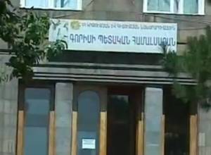 To pass the exam, the student's father corrupts the deputy director of the University