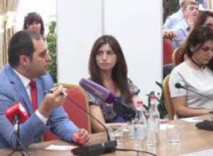 «Քոմեդի քլաբի տեքստ՝ արգելվում է շյուղեր մտցնել դատարան». ում են մեղադրում փաստաբանները