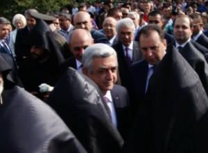 Citizens approach officials asking for help