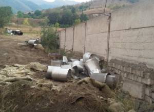 Վանաձորում  ծանր տեխնիկայով կտրատում և տանում են Քիմպրոմի խողովակները