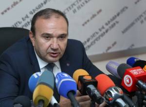 Левон Мкртчян: «Если нам не нужен иностранных язык, давайте говорить на диалектах»: Аравот