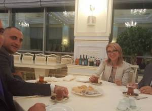 Армянским делегатам не разрешили войти на территорию армянской церкви в Баку