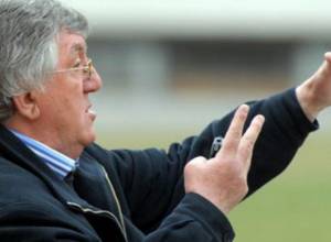 Arkady Andreasyan to continue training Ararat