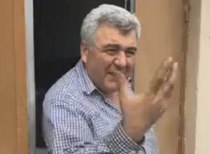 «Мужчину депортировали из России, жена осталась там»