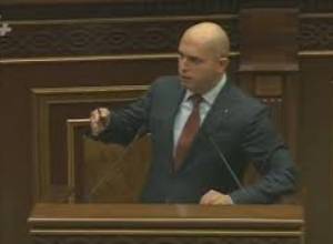 Տասն ընդդեմ մեկի.Արմեն Աշոտյանը ներկայացրեց հանձնաժողովի եզրակացությունը