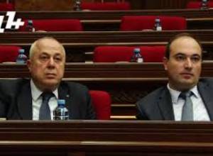 "Վազգեն Սարգսյանի ստեղծած ամենաուժեղ բանակը Սերժ Սարգսյանը փոխարինել է ամենաուժեղ թղթապանակով"