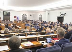 «Հայերը Լեհաստանում».  Լեհաստանի Սենատն  ընդունել է բանաձեւ
