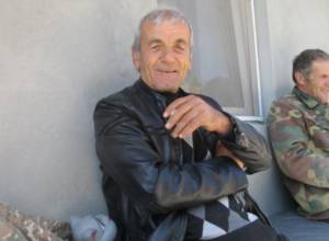 «Ինչքան սիրում ենք՝ էնքան ուժգին խփում ենք». Խաչիկում համոզված են՝ իրենց կանայք ծեծին սովոր են. Առավոտ