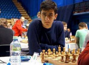 Armenian GM equals to the leaders