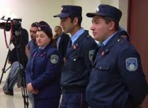 Պաշտպանը խնդրում է գտնել 300 հոգանոց զինված խմբին