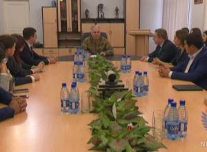 General-Lieutenant Levon Mnatsakanyan receives participants of Youth Forum