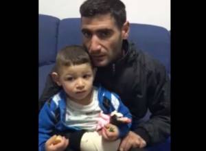 Ребенок, которого взяли в плен в Армавире, уже на руках у отца