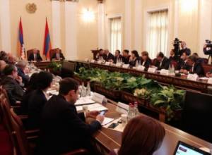 «Արցախում չեն զարմանում, որ Իլհամ Ալիեւը նստում է Սերժ Սարգսյանի դիմաց, նայում նրա աչքերին»