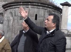 «Էստեղ մարդ չկա՞, որ բարձրանա ու էդ խոտերը պոկի, որ ծառ չդառնա». Ա. Ամիրյան