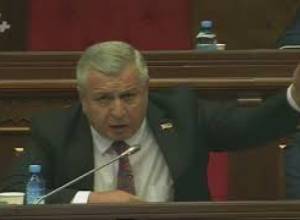 Բագրատյան. Խոշոր բիզնեսի տեր պաշտոնյաները տեռոր են անում մանր բիզնեսին