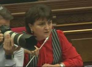 «Ուռճացված, շոու դարձրած որեւէ խնդիր անլուրջ կլինի քննարկել»
