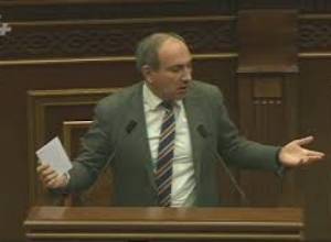 «Ուզում ա Պաշտպանության նախարար լինի, ուզում ա ԱԱԾ պետ, ուզում ա գեներալիսիմուս՝ համարժեք պատասխանի կարժանանա»
