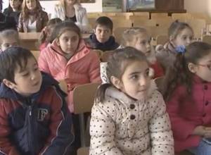 Children in Alaverdi are brought to the office of mayor