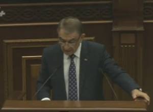 Live. ԱԺ քառօրյան