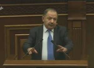 Չծխող կանայք ու տղամարդիկ ավելի հաճախ են բռնության դիմում. Աղվան Վարդանյան