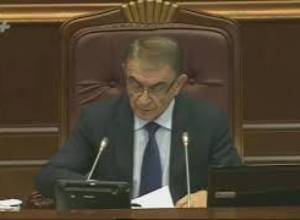 Պետրոսյան. ԸՆտանեկան բռնության մասին օրենքի անունը կարելի է փոխել ու դնել « տնաքանդության օրենք»
