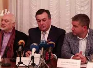 Օպերային թատրոնի հասակակիցը օպերայի պատմության հեղինակ