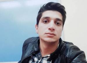 АЖ: Одного из голодующих студентов перемещают в медцентр: Видеоматериал