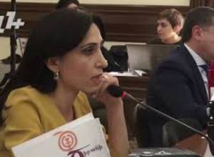 ՀՀԿ ականները հարվածեցին սեղաններին  ավագանու նիստ