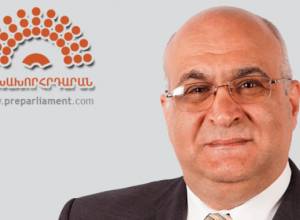 «Հիմնադիր խորհրդարան»-ի անդամից վերցրել են հեռախոսը