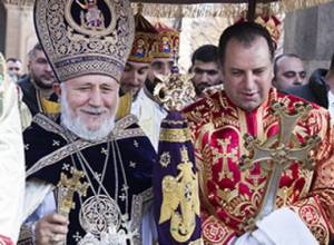 Այս տարի Մայր Տաճարի Ջրօրհնեքի արարողության Խաչի կնքահայրն էր ՀՀ Պաշտպանության նախարար Վիգեն Սարգսյանը