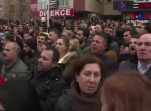 Դատարանի առջեւ կանգնեց Թուրքիայի քրդամետ ընդդիմության ղեկավարը